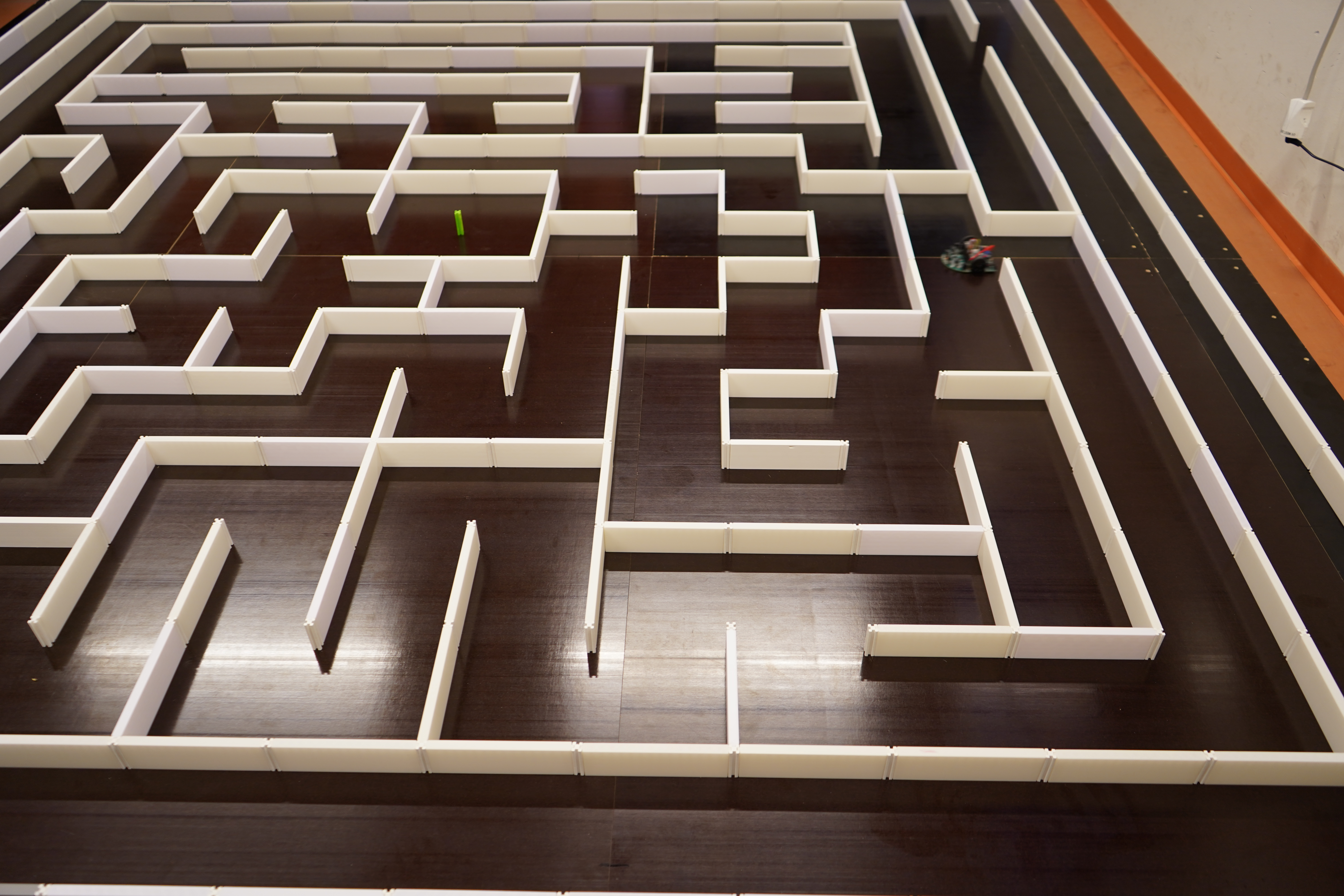 Labyrinthabschnitt mit Micromouse